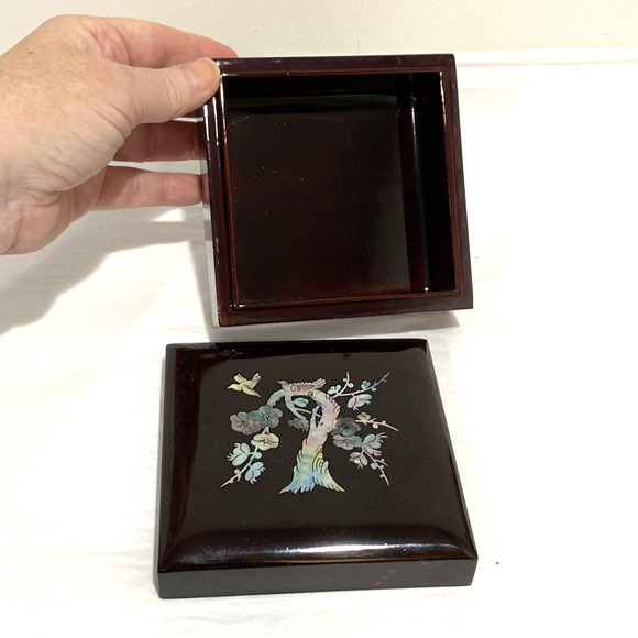 Vintage Asian lacquer ware trinket jewelry box abalone shell inlay floral design - Picture 5 of 7